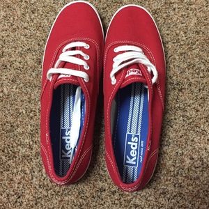 Red keds, size 8