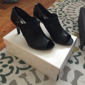 Brand new Anne Klein peep toe pumps