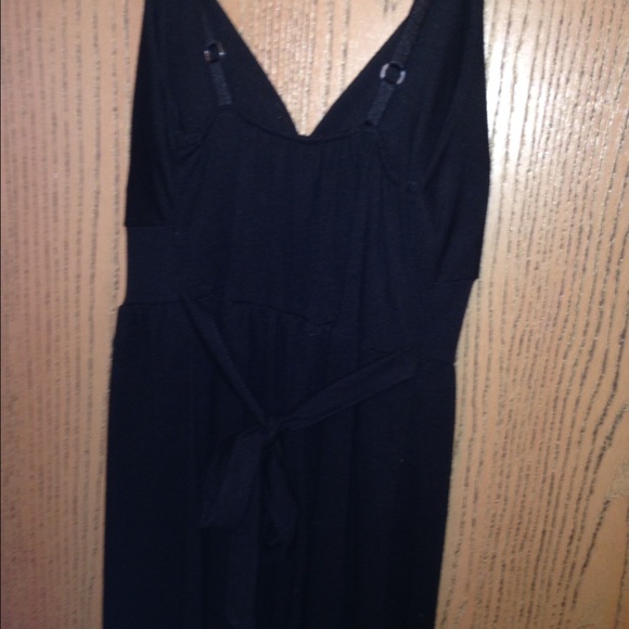 Tank top maxi dress with a deep V neck - Picture 2 of 3