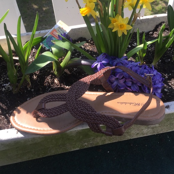 Summer braided flip flops
