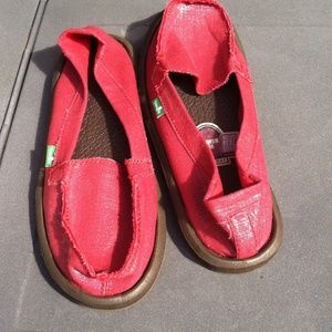 Red sparkly Sanuk's