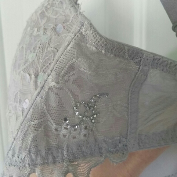 Victoria's Secret Angel Bra - Picture 4 of 4