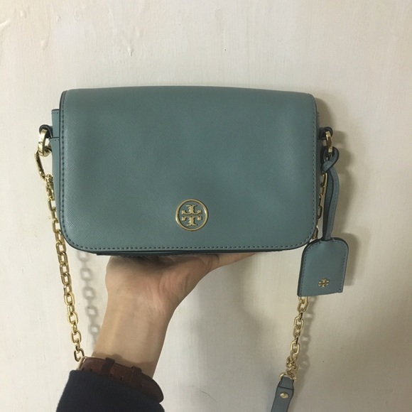 ****SOLD******Tory burch Robinson cross body