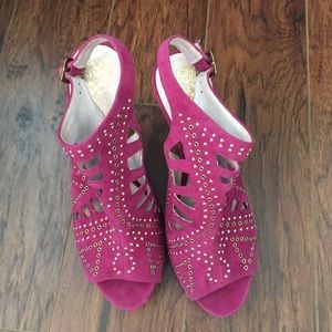 Vince Camuto fuchsia heels