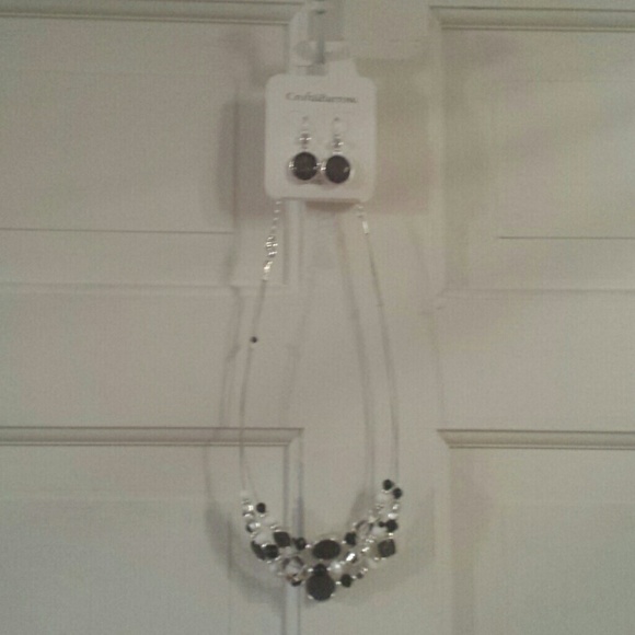 Croft and Barrow Earrings and necklace set