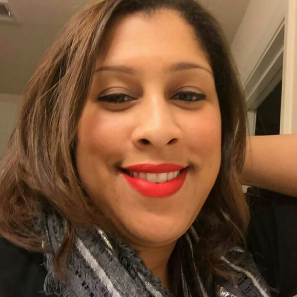 Lipstick - Picture 3 of 3