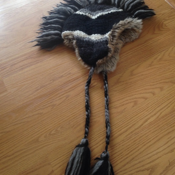 Wool hat - Picture 1 of 3