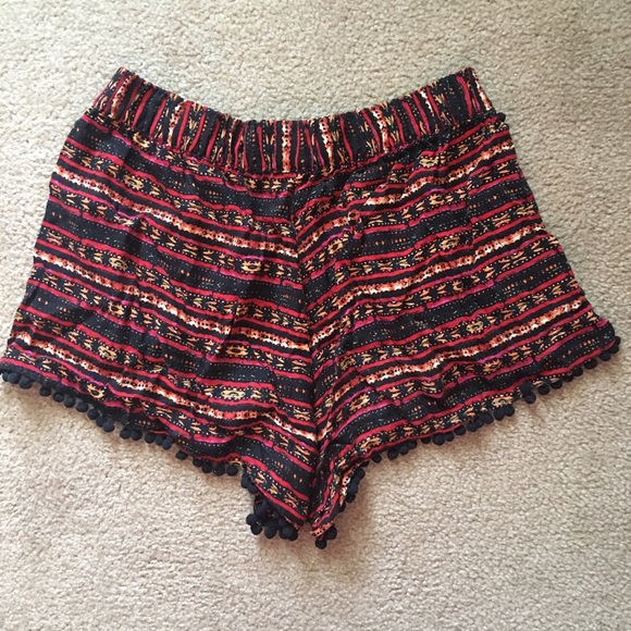 LF Millau soft shorts - Pom scalloped shorts - Picture 2 of 3