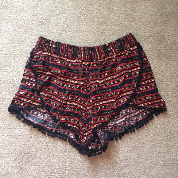 LF Millau soft shorts - Pom scalloped shorts - Picture 3 of 3