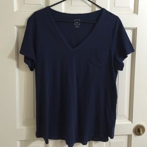 GAP V-neck Navy Blue Tee
