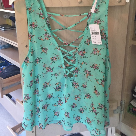 Floral flowy crop top