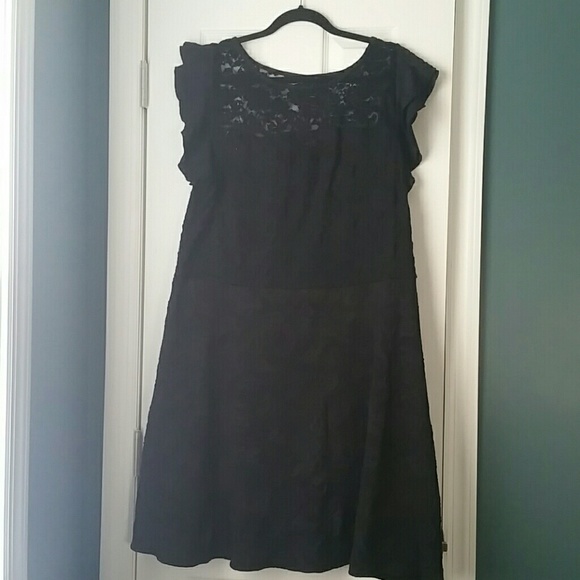 Cute lacy black dress - Picture 1 of 4