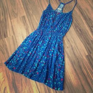 Short & Light Flowery Dress