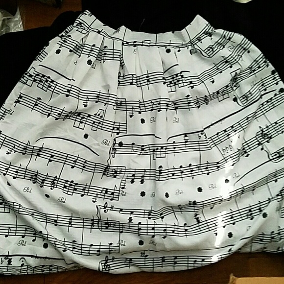 Musical themed skirt