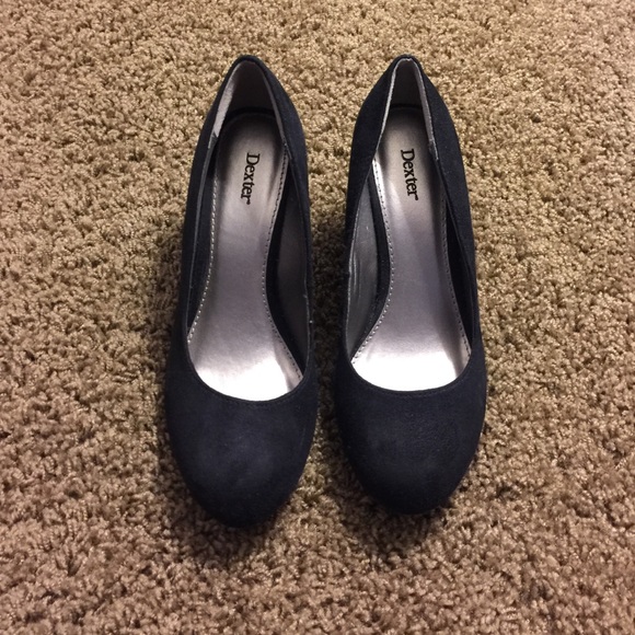 Black wedges