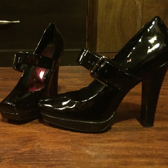 Black Jessica Simpson heels