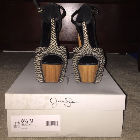 Jessica Simpson Dolee Platform Sandal