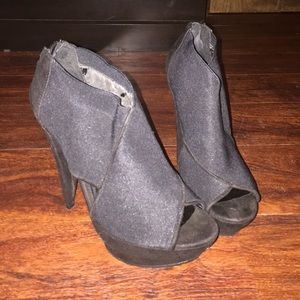 Black strappy Jessica Simpson heels