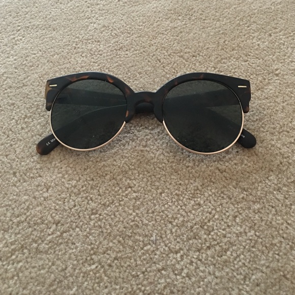 Urban Outfitters sunglasses