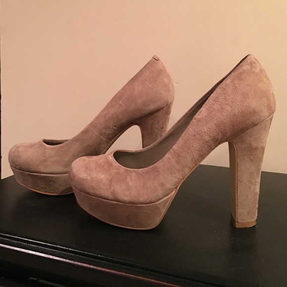 Gianni Bini Suede Pumps! - Picture 3 of 3
