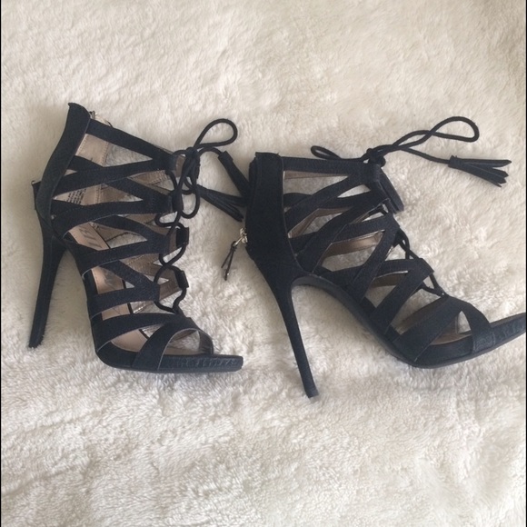 Strappy heels 💕