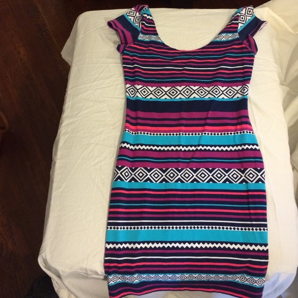 Tight body con Aztec print dress
