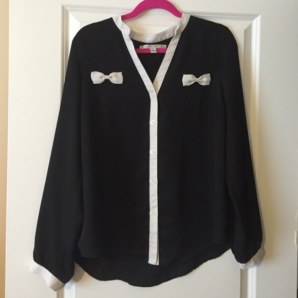 Super cute LC Lauren Conrad blouse