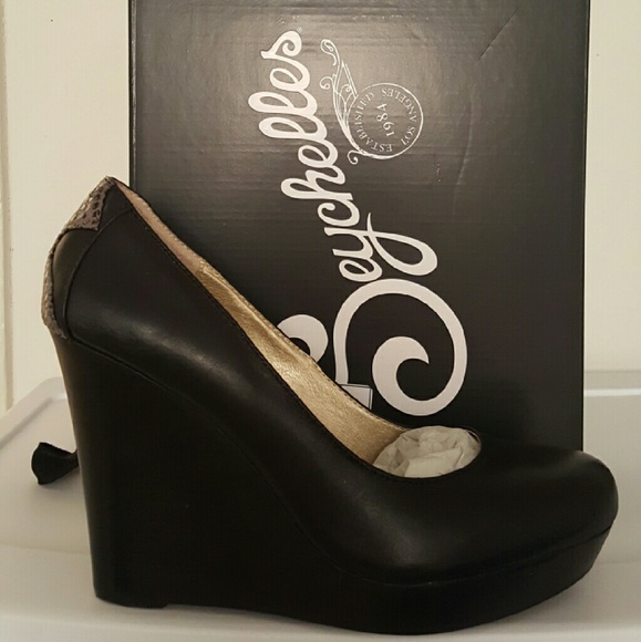 Brand new Seychells shoes