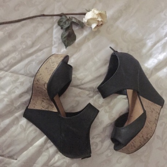 Madden girl black and cork wedges