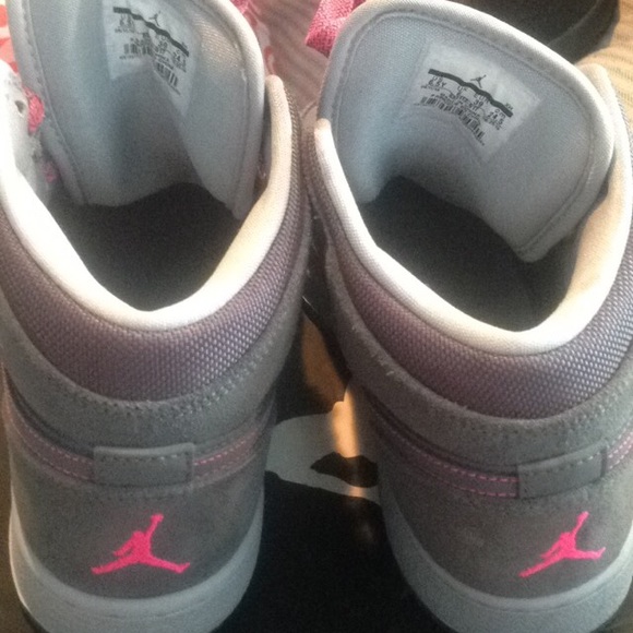 Air Jordan ones sz 6.5y brand new!! - Picture 3 of 4