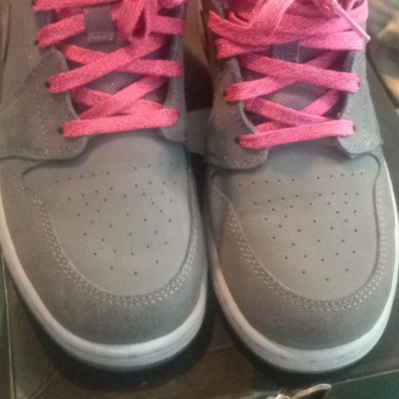 Air Jordan ones sz 6.5y brand new!! - Picture 4 of 4