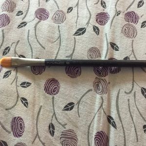 Mac Concealer Brush 195