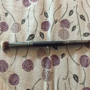 Crown Brush C476