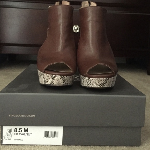 Vince Camuto Whitnee Wedged Peep toe