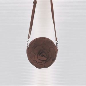 Tan Rose Purse 🌹