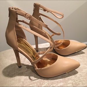 Boutique Shoes - ππ»Nude Criss Cross Heels ππ» Boutique Shoes - ππ»Nude Criss Cross Heels ππ»