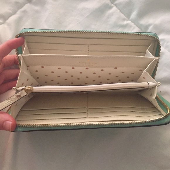 Kate Spade wallet - Picture 2 of 4