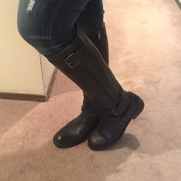 Black leather tall boots-like new!