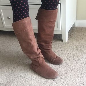 CATHY JEAN Brown Suede Boots