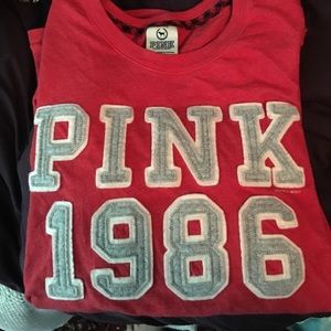 Vs pink t-shirt