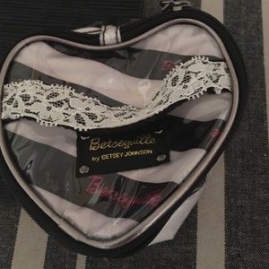 VGUC Betsey Johnson Makeup/Jewelry Case