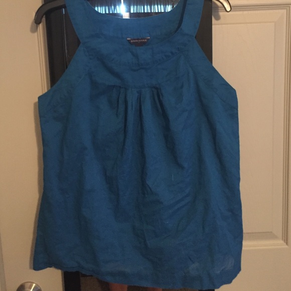 BANANA REPUBLIC tank top.