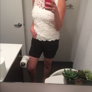 Beautiful white lace top from Venus 💁🏼