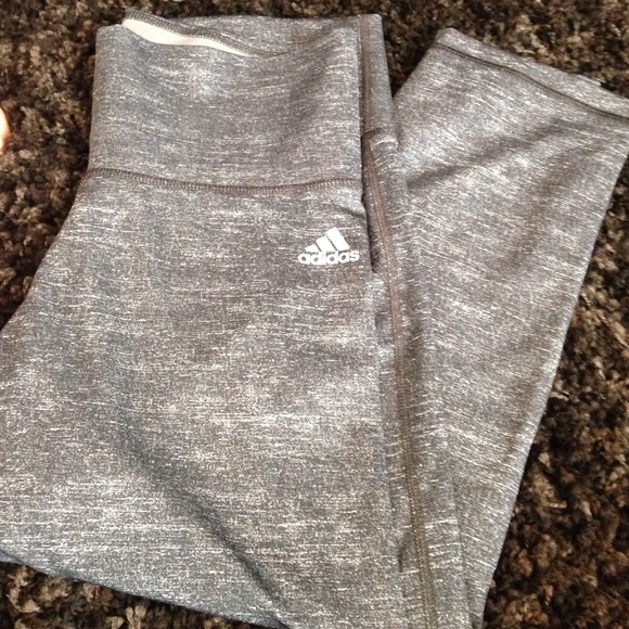 Adidas workout capris. Like new condition.