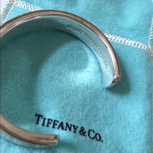 🚫SOLD🚫✨HOST PICK✨Tiffany & Co. 1837 cuff - Picture 2 of 4