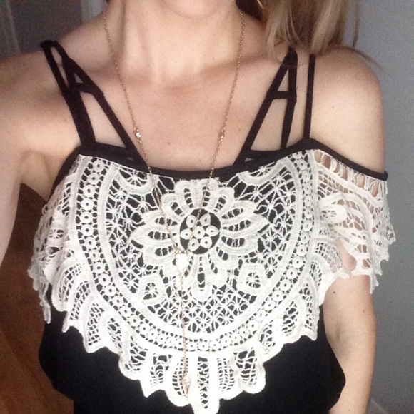 ‼️ Black Crochet Top - Picture 3 of 4