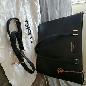Beautiful DKNY tote