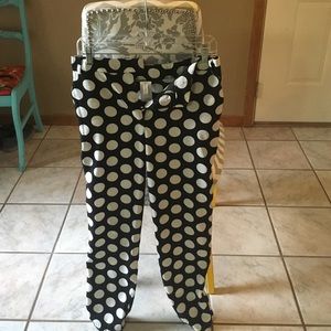 I absolutely love these pants! Size 7 that fits 5