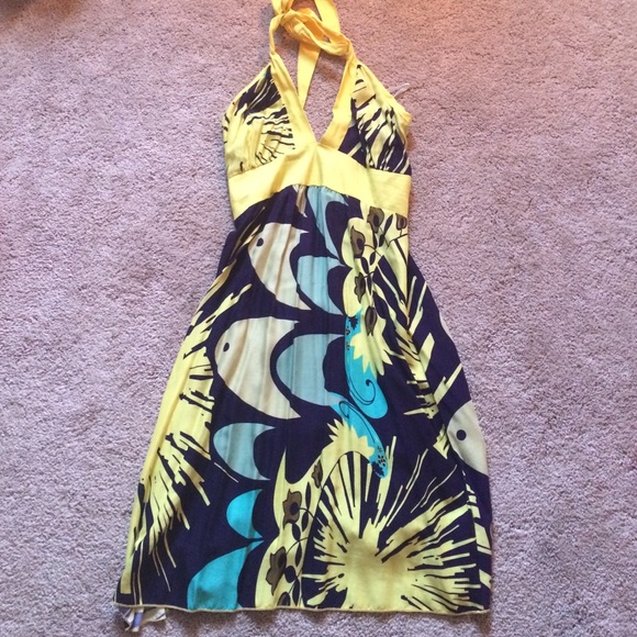 Cute halter top dress - Picture 1 of 1