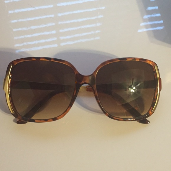 Accessories - Sunglasses